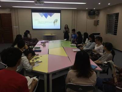 認(rèn)真學(xué)習(xí)的你最美麗！——記長(zhǎng)安中心小學(xué)青年教師培訓(xùn)活動(dòng)